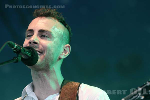ASAF AVIDAN AND THE MOJOS - 2011-06-26 - PARIS - Hippodrome de Longchamp - 